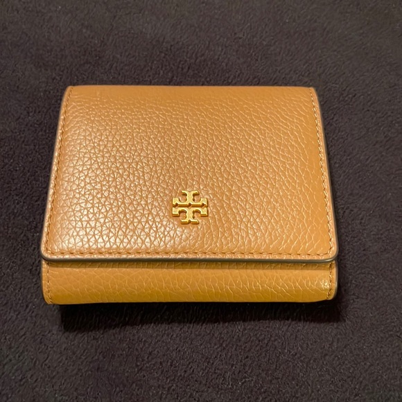 Tory Burch tri-fold wallet - Picture 1 of 5